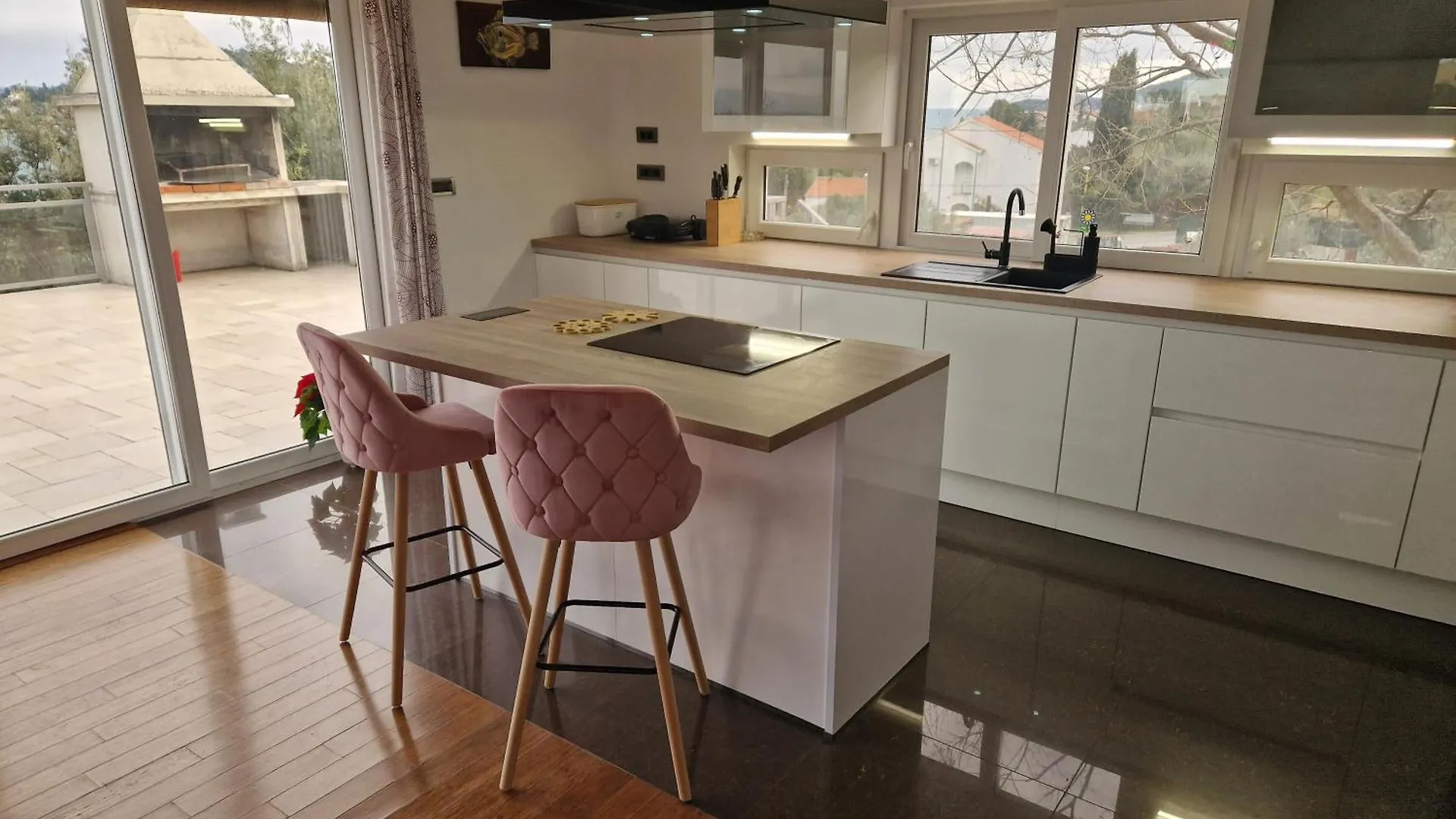 Villa Vesna Preko 0*,  Croatia